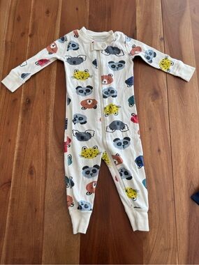 Hanna Andersson Cream One-Piece Zip Pajama with Multi Animal Faces